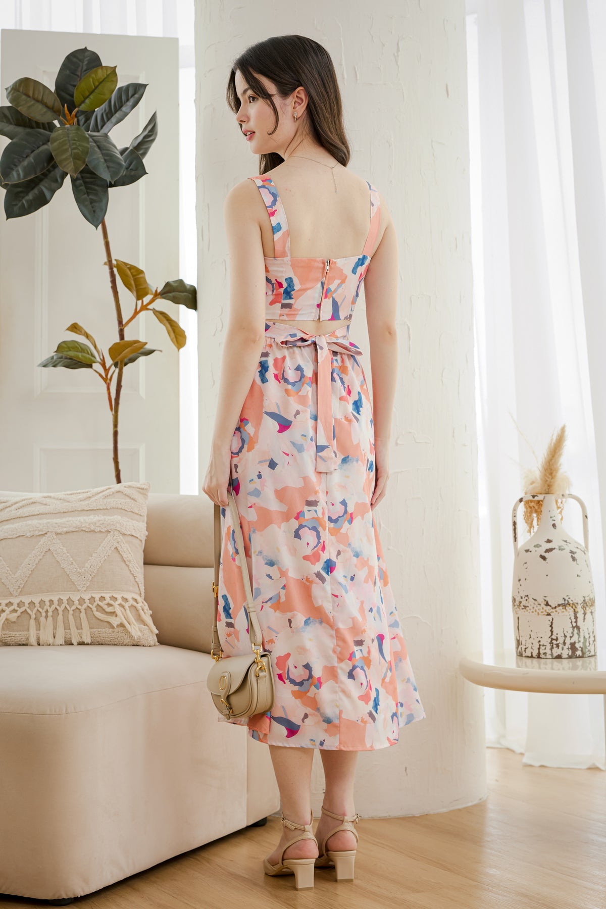 Colour Bloom Open-Back Dress in Apricot