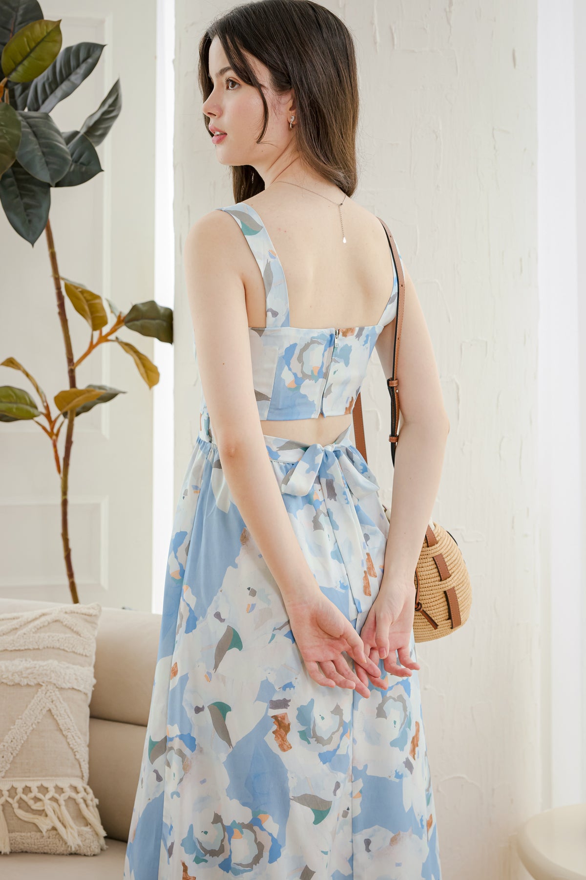 Colour Bloom Open-Back Dress in Blue