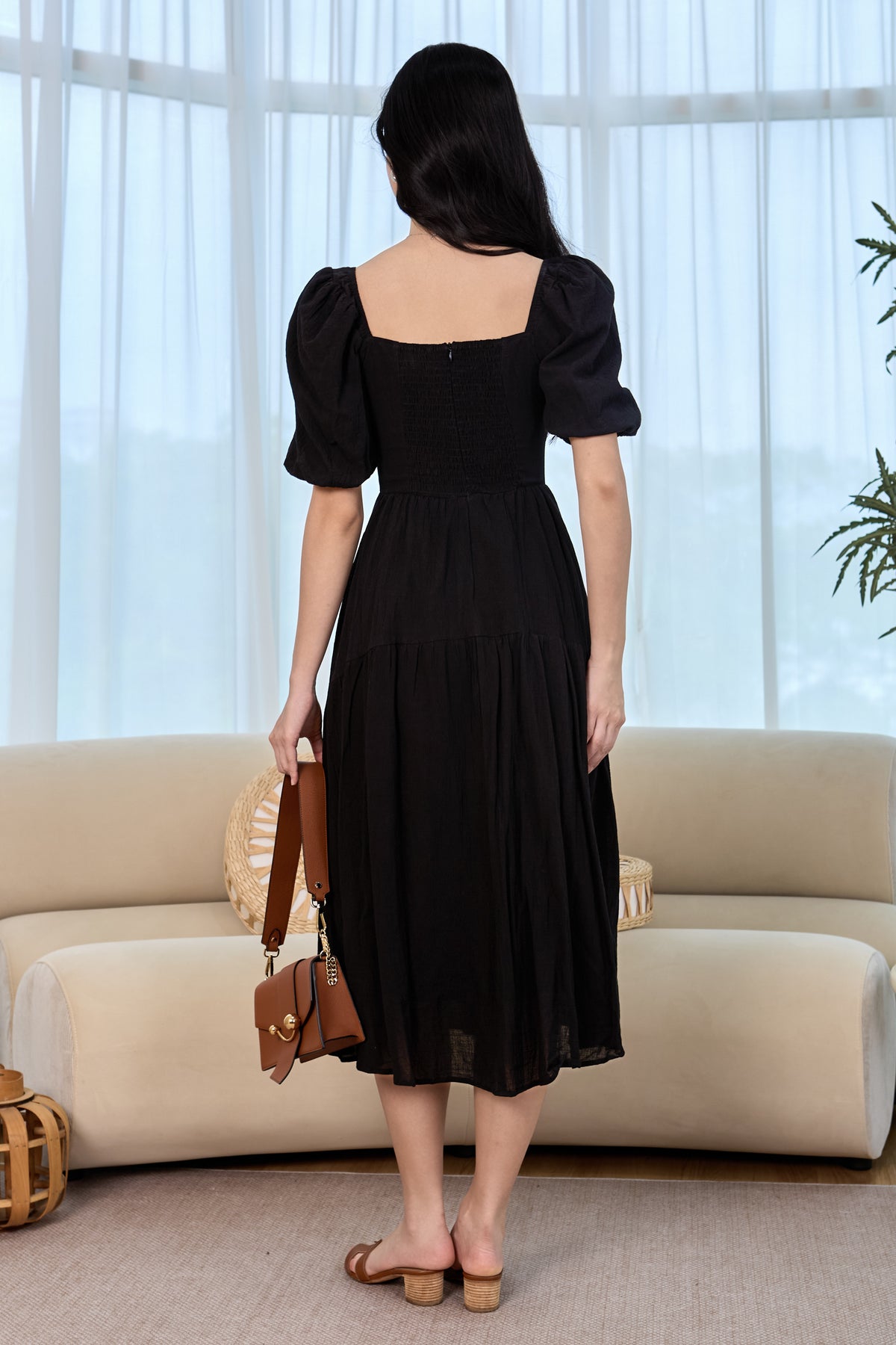 Lady Ribbon Pouf Sleeves Dress in Black