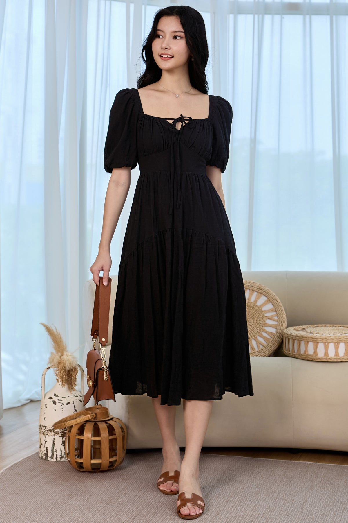 Lady Ribbon Pouf Sleeves Dress in Black