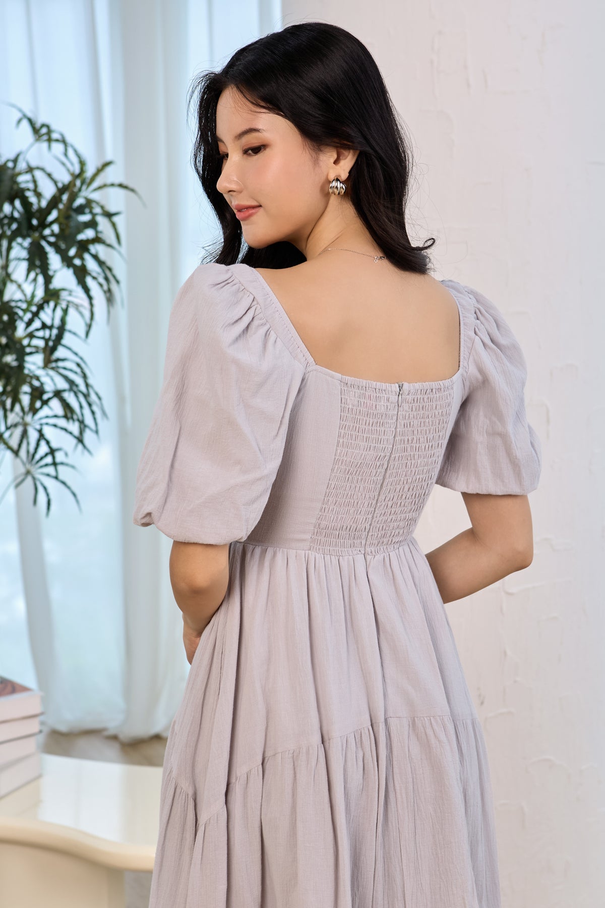 Lady Ribbon Pouf Sleeves Dress in Light Grey