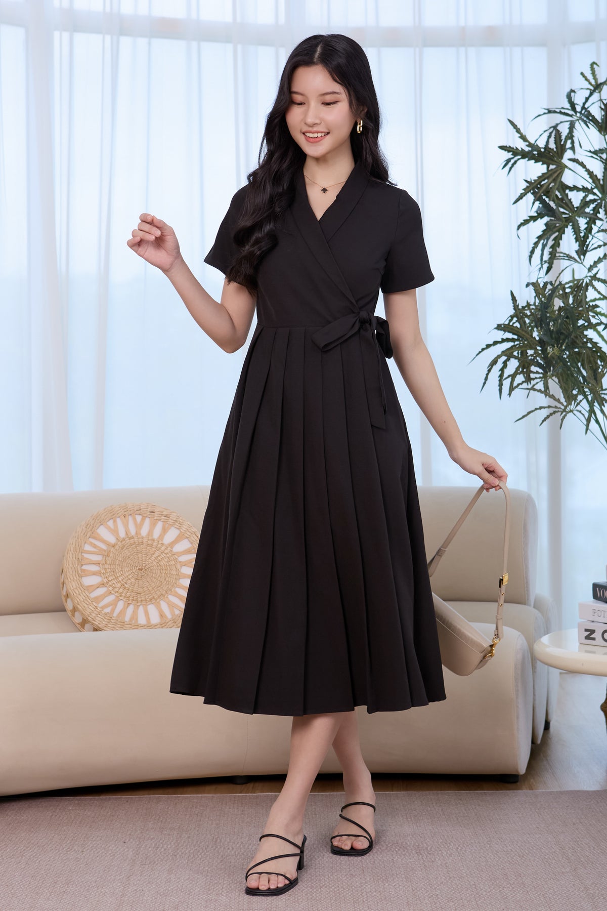 Lapel Collar Pleat Wrap Dress in Black