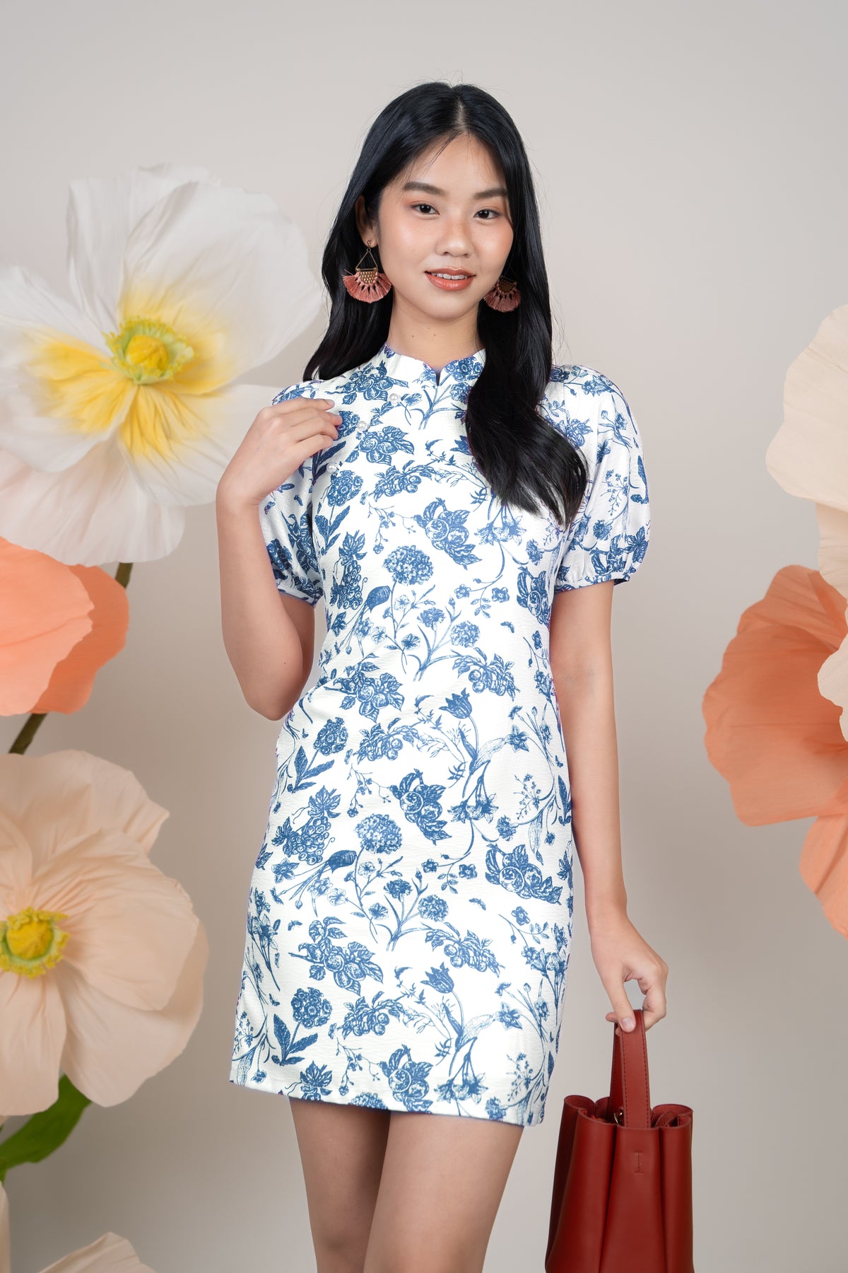 Leah Pearl Pouf Sleeves Cheongsam Dress in Navy Floral