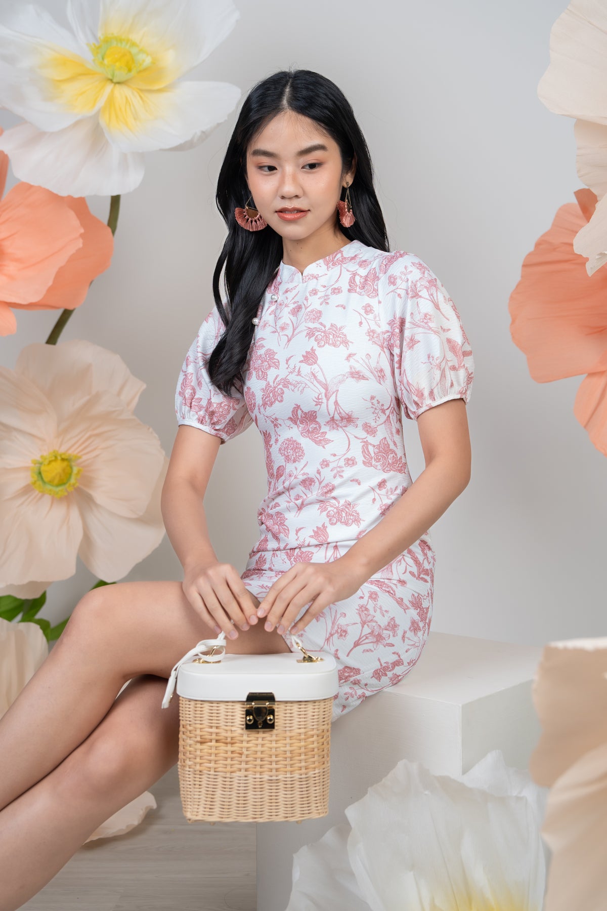 Leah Pearl Pouf Sleeves Cheongsam Dress in Pink Floral