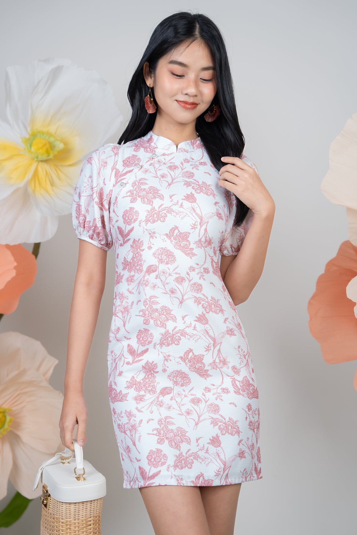 Leah Pearl Pouf Sleeves Cheongsam Dress in Pink Floral