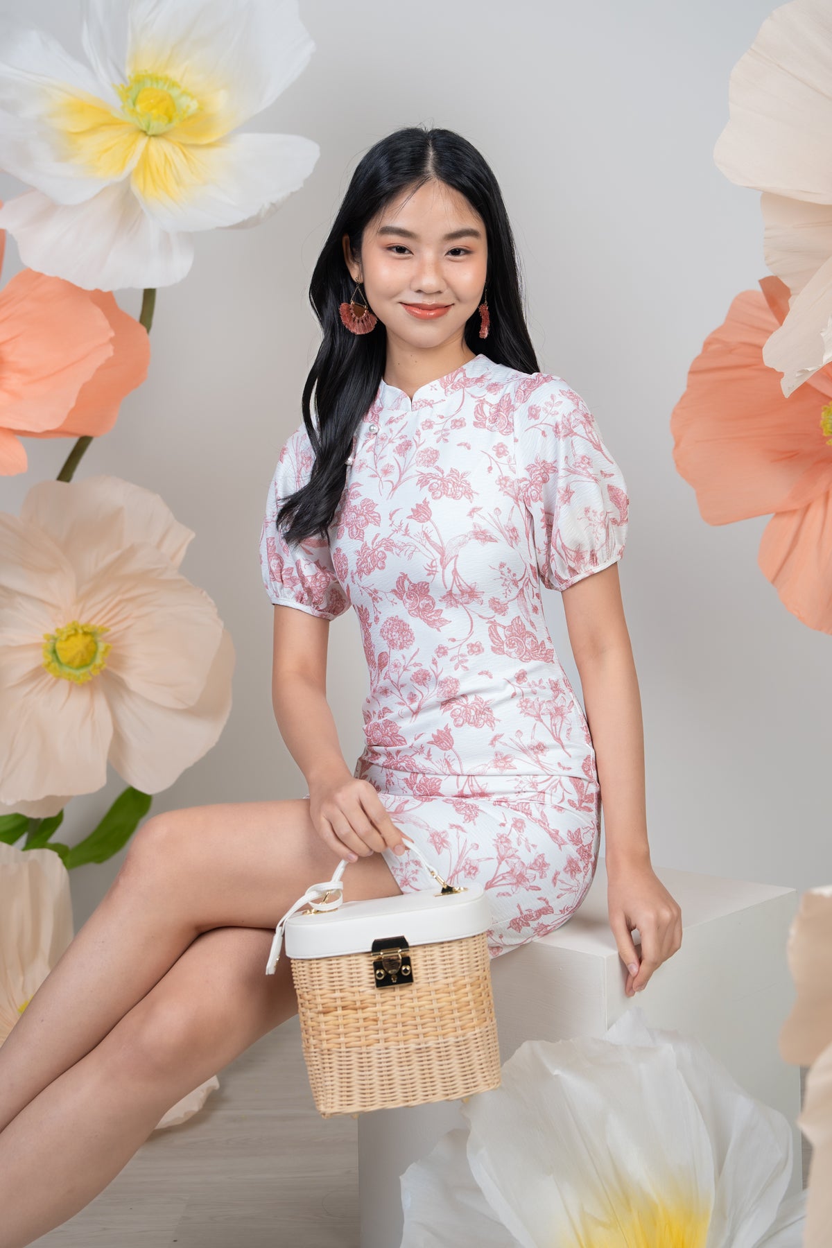 Leah Pearl Pouf Sleeves Cheongsam Dress in Pink Floral