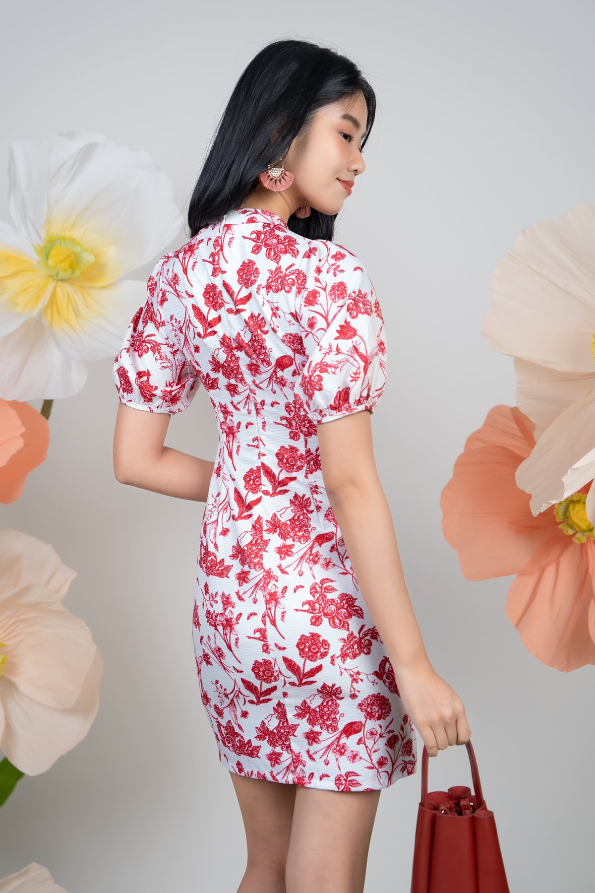 Leah Pearl Pouf Sleeves Cheongsam Dress in Red Floral