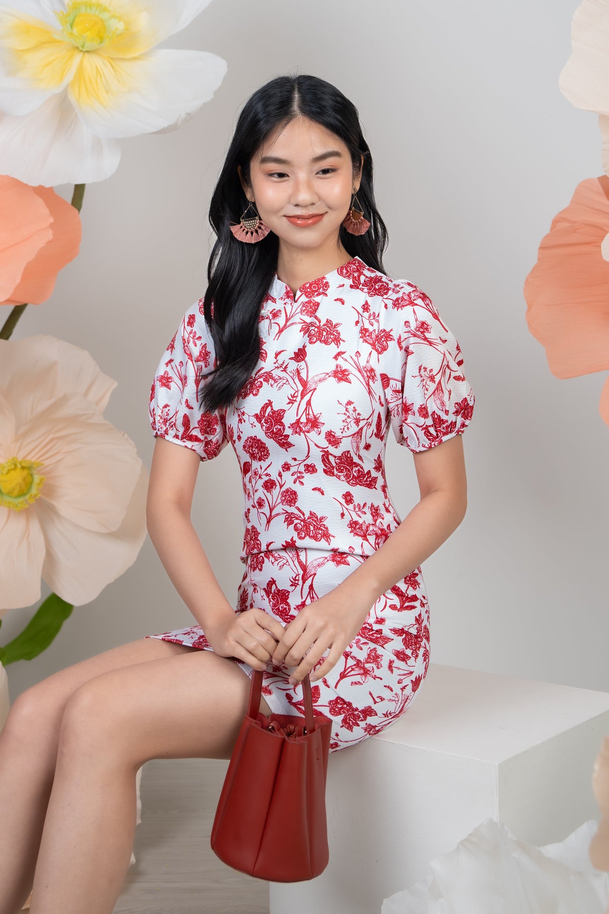 Leah Pearl Pouf Sleeves Cheongsam Dress in Red Floral