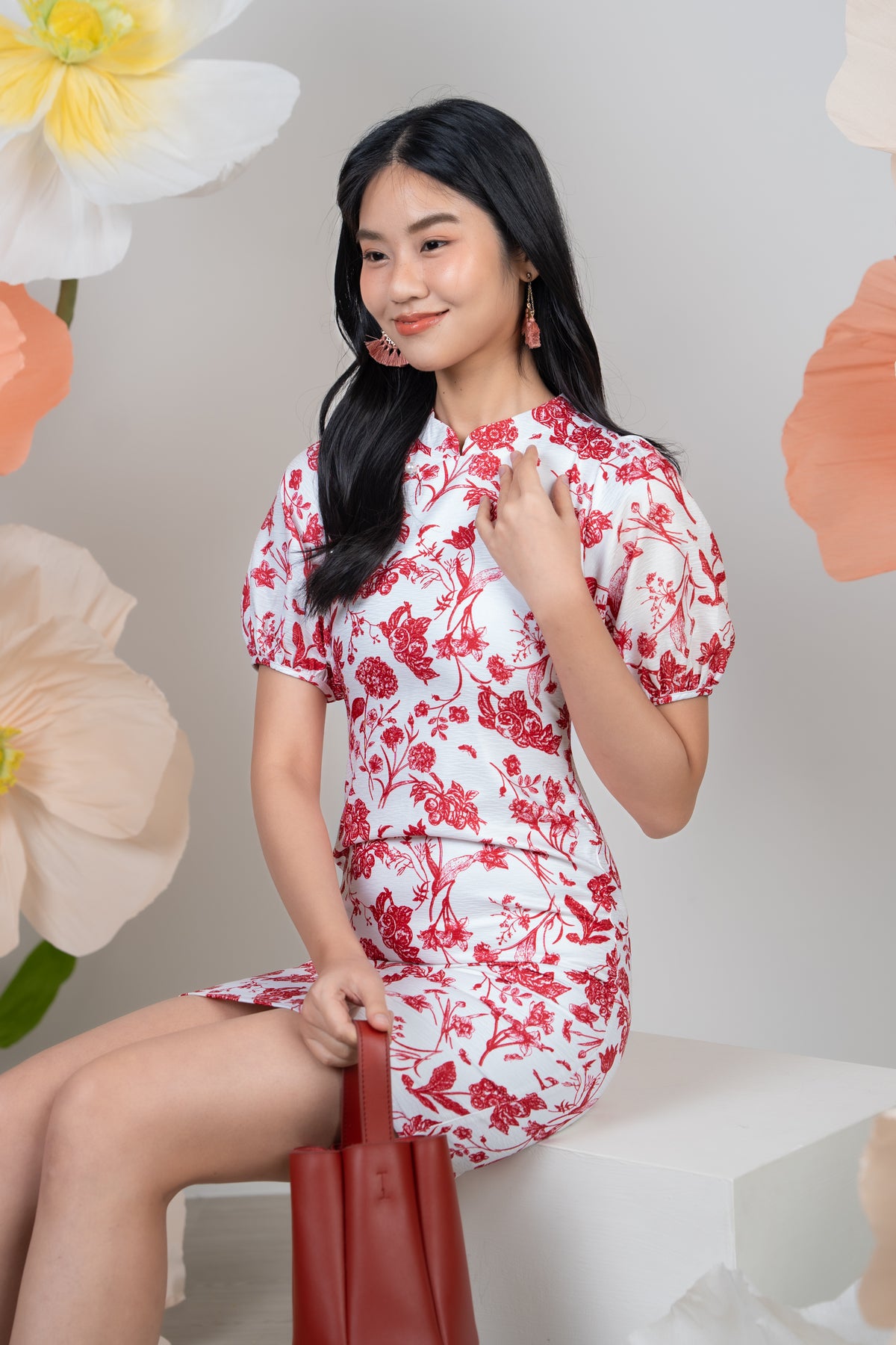 Leah Pearl Pouf Sleeves Cheongsam Dress in Red Floral