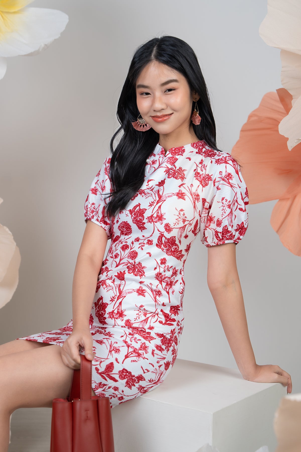 Leah Pearl Pouf Sleeves Cheongsam Dress in Red Floral