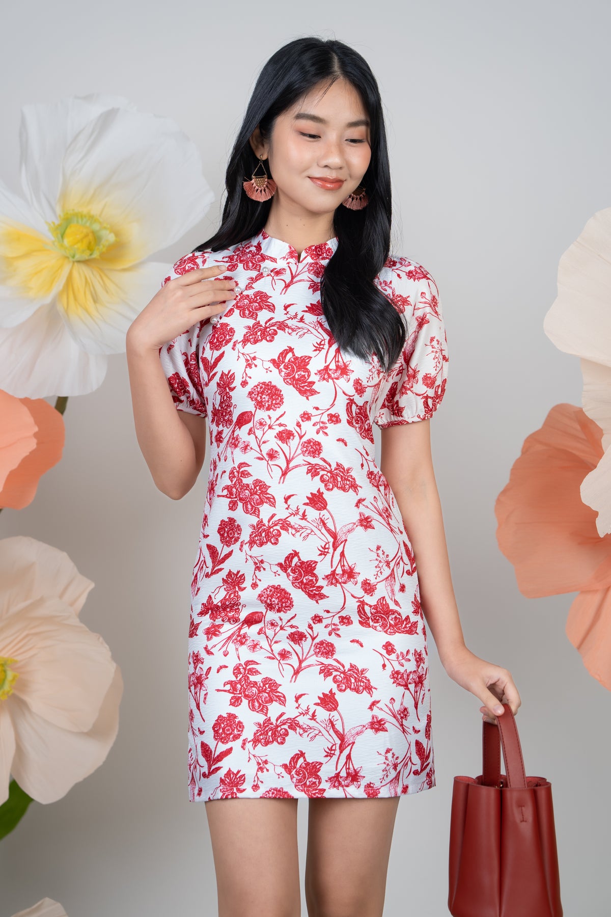 Leah Pearl Pouf Sleeves Cheongsam Dress in Red Floral