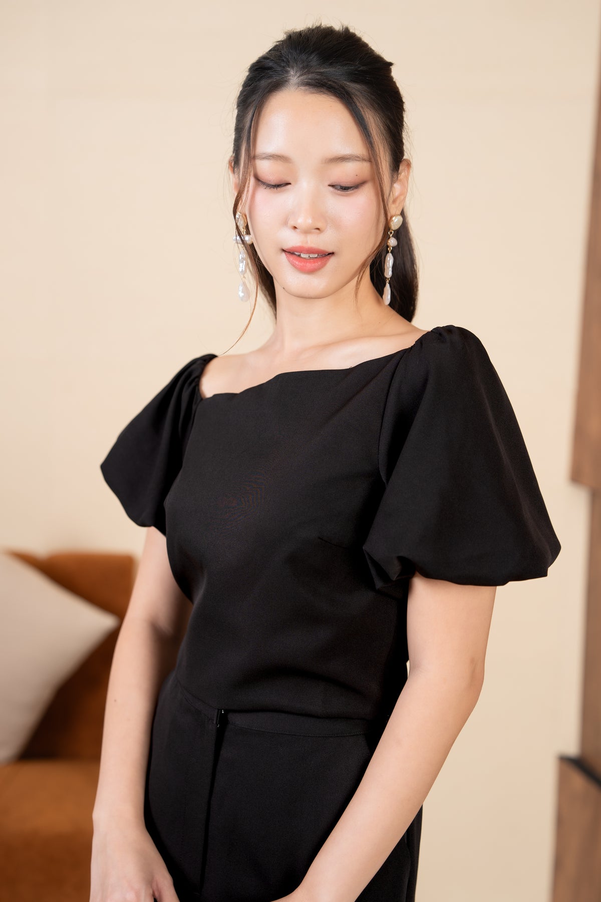 Sandra Pouf Sleeves Slanted Top in Black