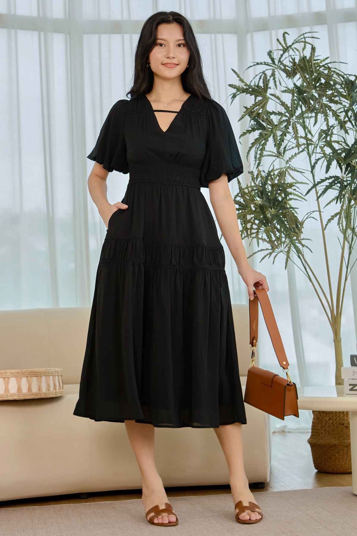 Tessa Key-Hole Pouf Sleeves Dress in Black