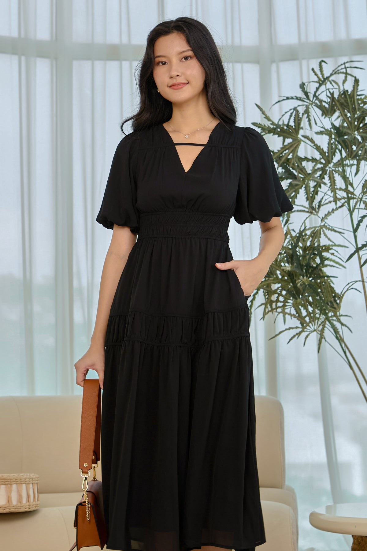 Tessa Key-Hole Pouf Sleeves Dress in Black