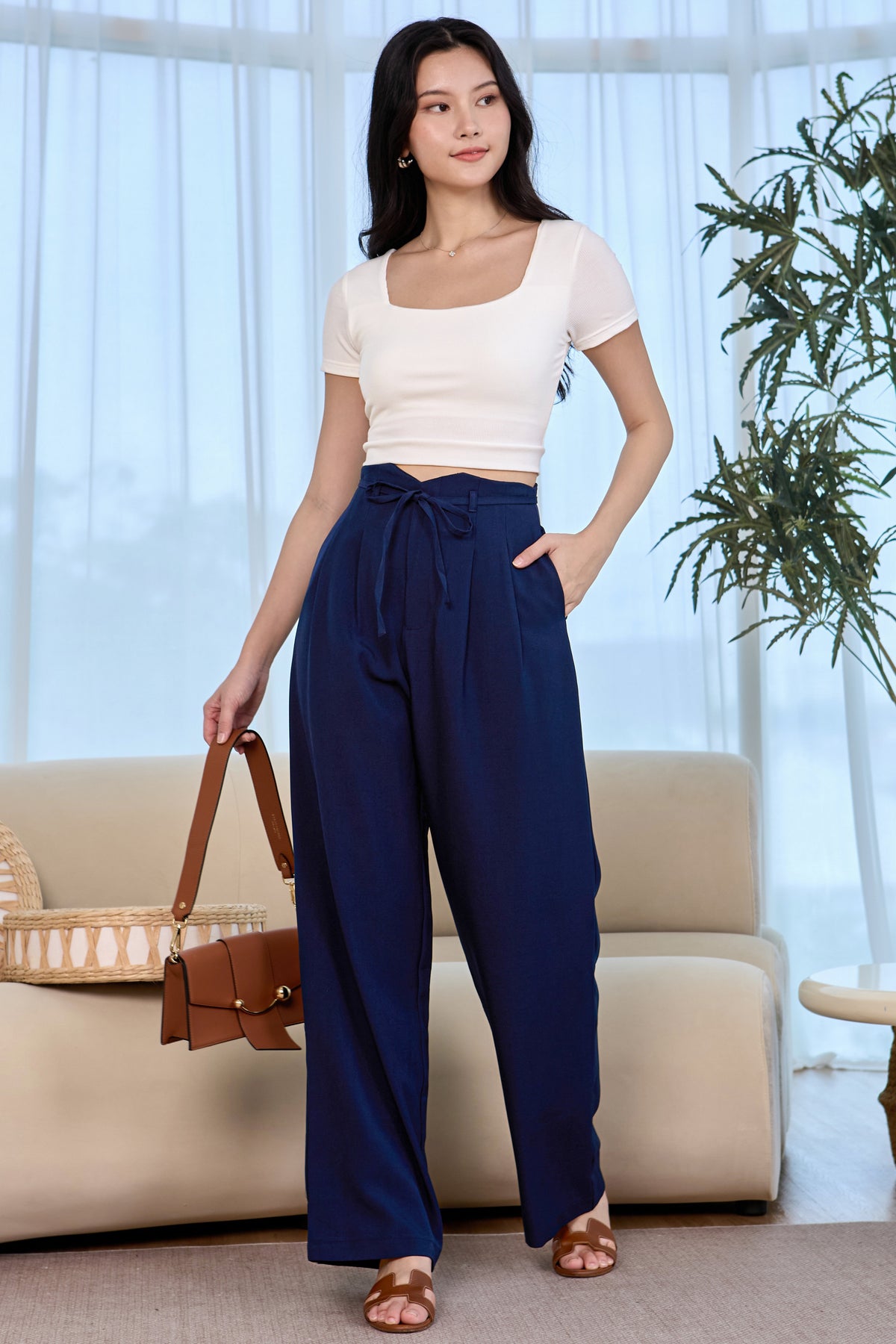 V-Cut Wide-Leg Pants in Navy